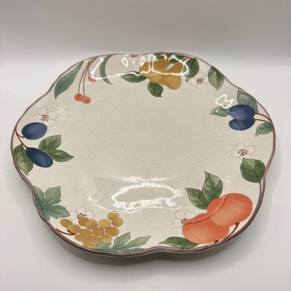 Mikasa Country Classics Fruit Panorama DC014 Dinner Plate Scalloped 10.75 Inch